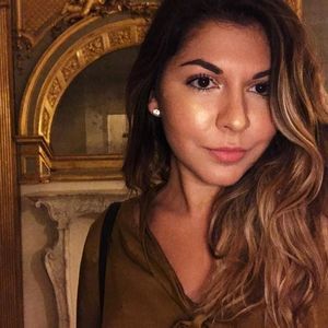 Meet your Posher, Deena